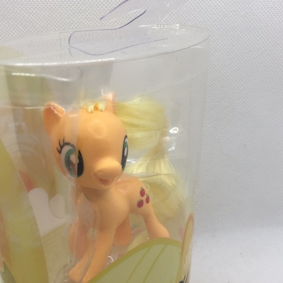 My Little Pony Applejack Red Apples Yellow Hair - Picture 9 of 10